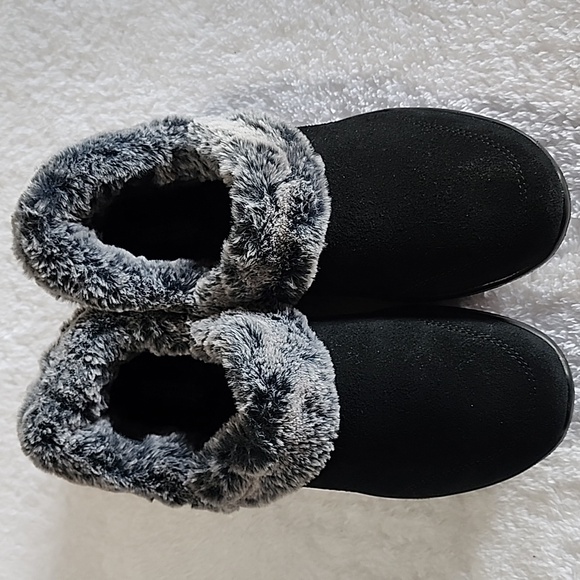 Skechers Go Lounge Faux Fur Joy Suede Slip On Shoes / Slippers - Picture 2 of 9